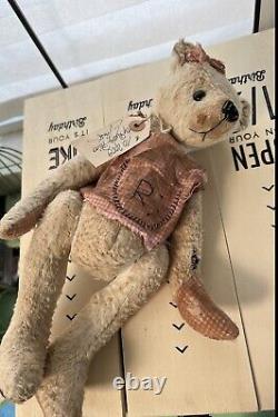Artist Teddy Bear (only the girl bear)