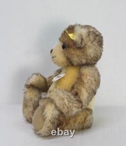 Classic Robby Teddy Bear by Steiff EAN 027291